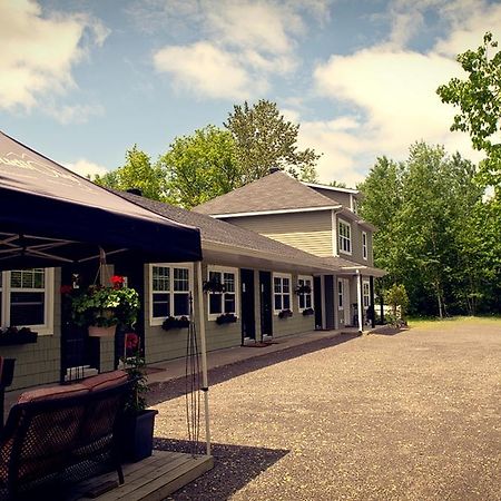 Studiotel Bromont Eksteriør billede