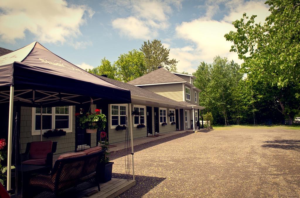 Studiotel Bromont Eksteriør billede